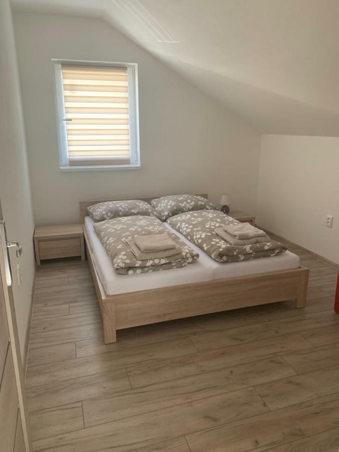 Apartmanovy Dom Magda Vrbov Exterior foto